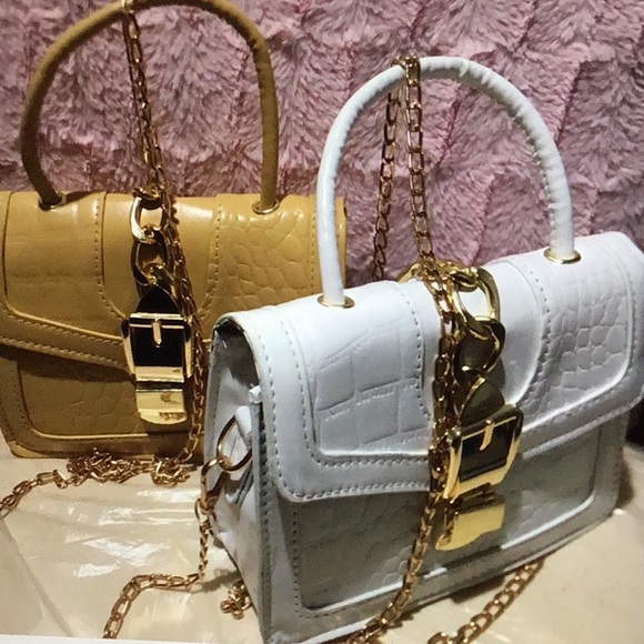 Bags - Picture 5 of 9